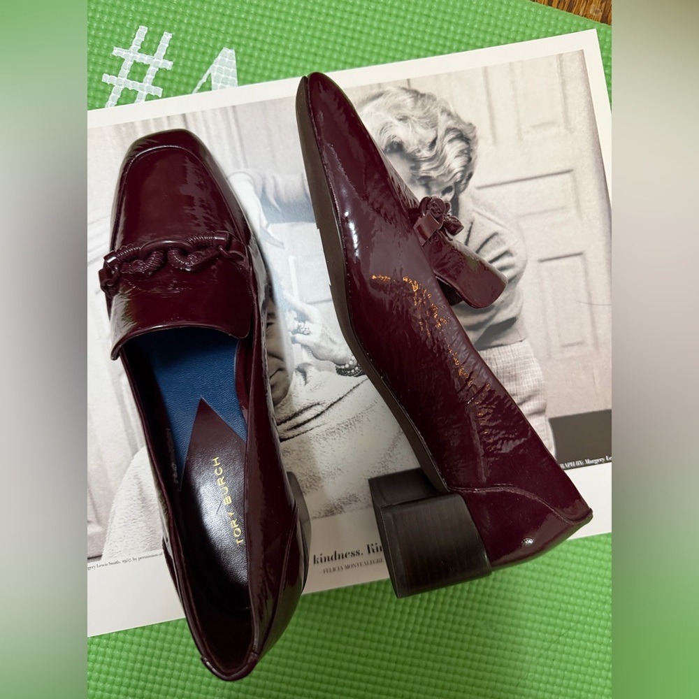 Tory Burch JESSA HEELED LOAFER in Burgundy Size 6 - never worn - Picture 4 of 6